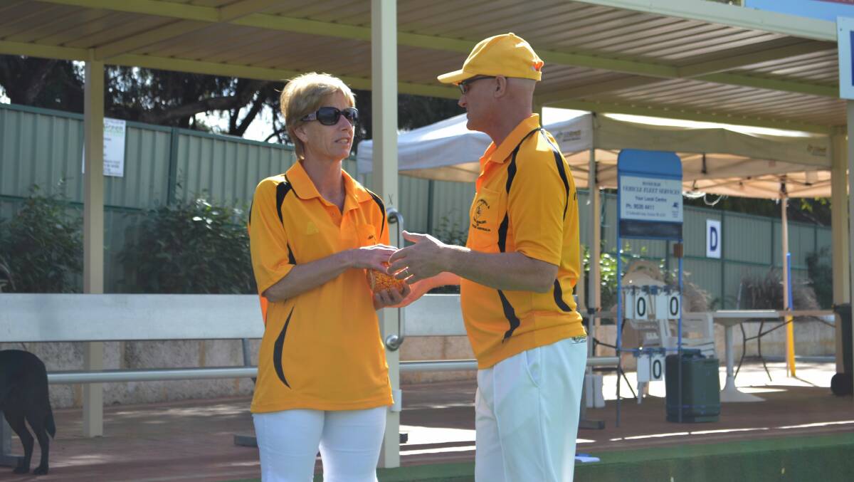 Jayne Parsons and Brent Parsons are gearing up for the blind lawn bowls Australian championships.