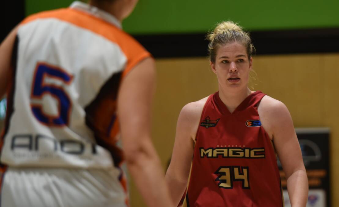 Carly Boag adds to an already strong rebounding outfit at the Magic. Photo: Marta Pascual Juanola.