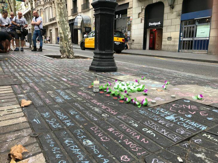 19th August 2017. Chalk message tributes in Las Ramblas in Barcelona, on the stretch of the boulevard where tourists were mown down by the terrorists' van. Photo by Nick Miller.