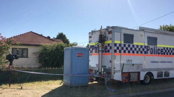 A police command post outside the Kewdale house searched by officers on Thursday. Photo: Robert Koenig-Luck/ABC News