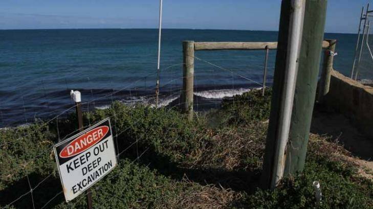 Warnings at the cliff edge Photo: Emma Young