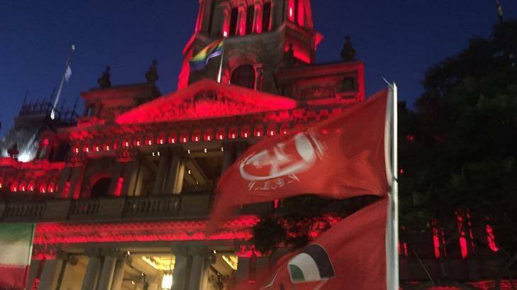 The flag of the Popular Front for the Liberation of Palestine outside Sydney's Town Hall. Photo: Netanel Ben-Shushan/Channel 20