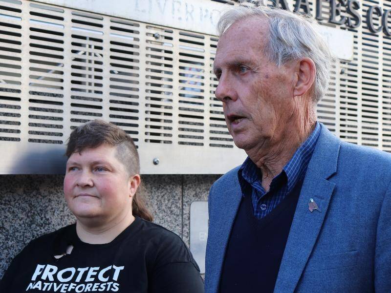 Former Greens leader Bob Brown and activist Colette Harmsen have pleaded not guilty to trespassing. (Ethan James/AAP PHOTOS)