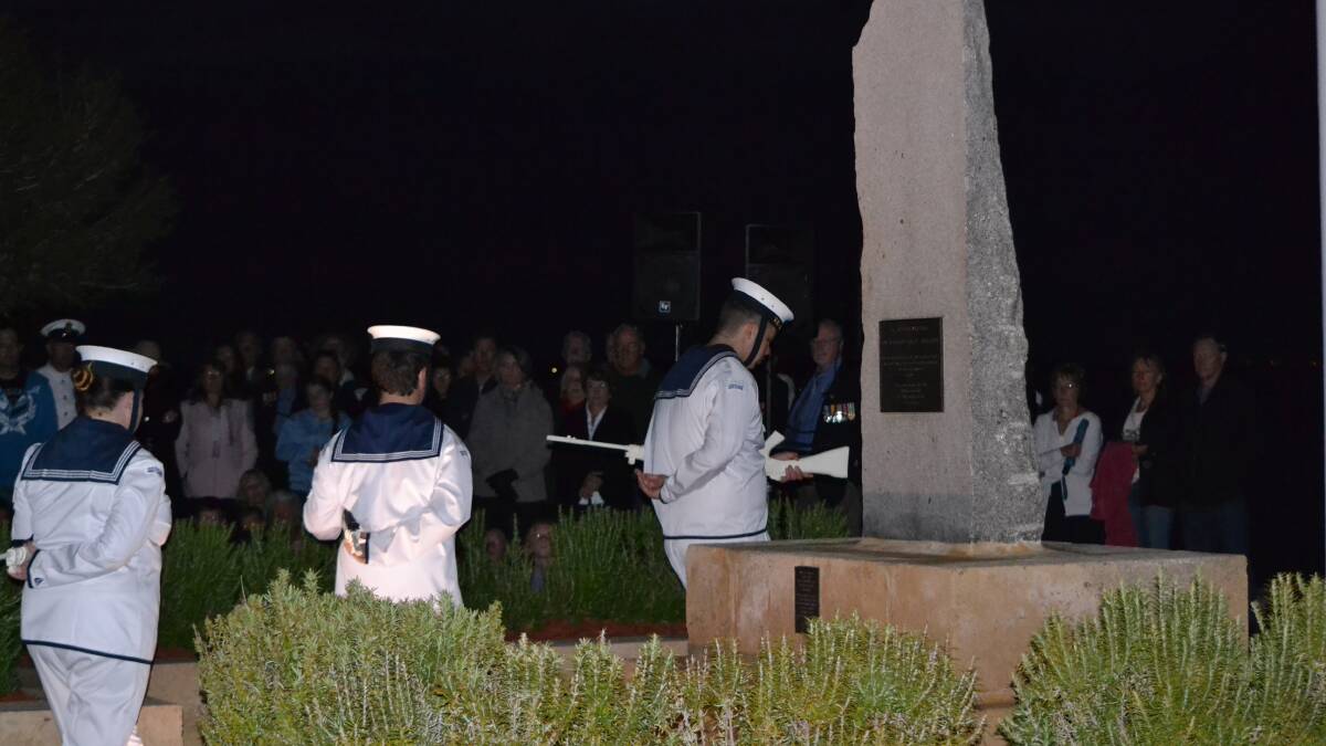 Hundreds gathered at the Dawesville war memorial, in memory of those who died in WWI. Photos by Charli Newton 