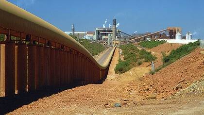 A worker has died at BHP Billiton's Worsley alumina refinery in Western Australia's south west.