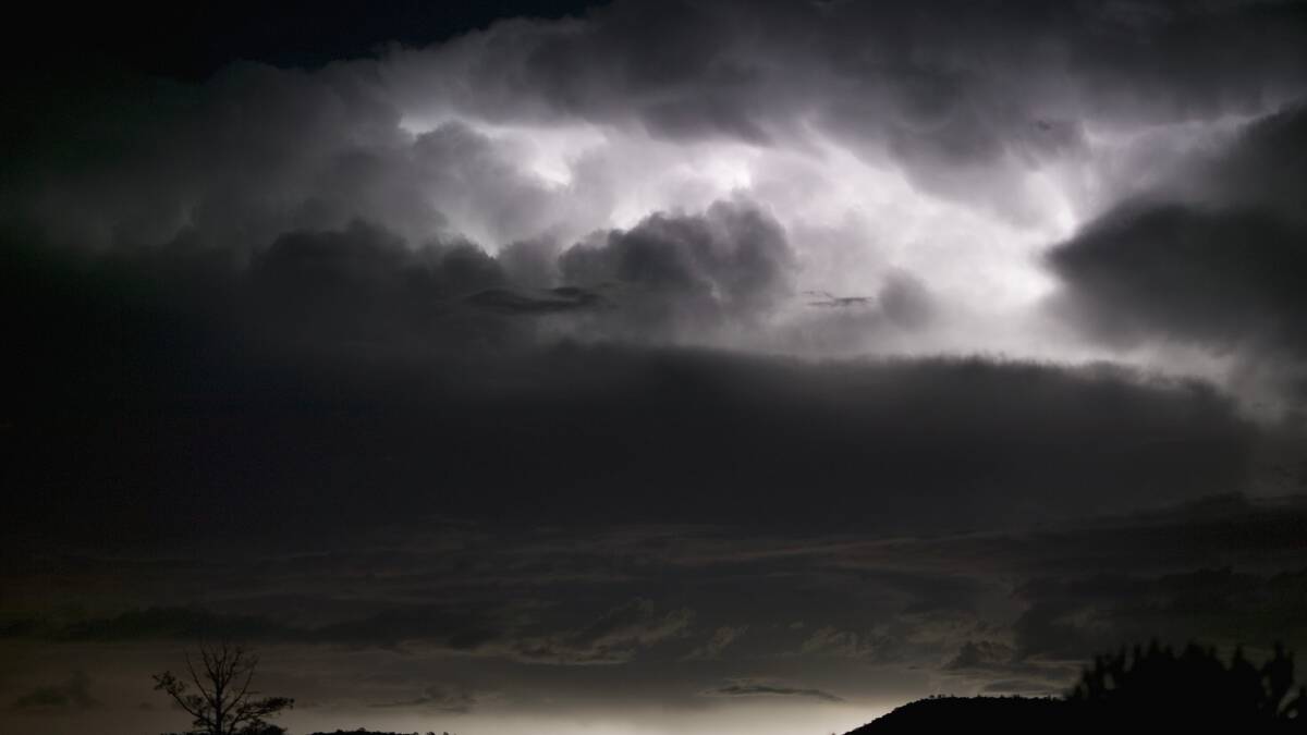 The Bureau of Meteorology is warning Perth residents to prepare for a possible severe storm late on Wednesday.