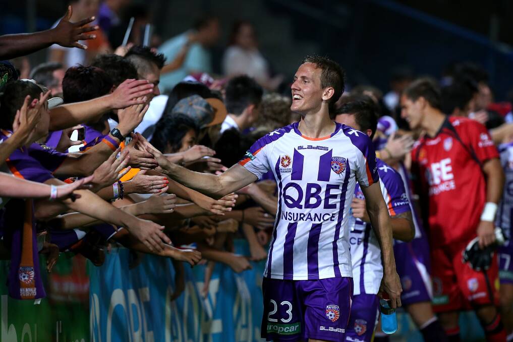 The Perth Glory, and a Harry Kewell-led Melbourne Heart will clash in Mandurah next month. Photo by Getty Images.