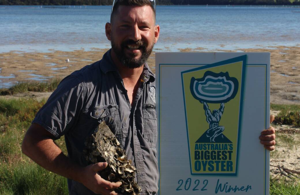 Kirk Hargreaves with "Uncle Ray" the 2.71kg oyster