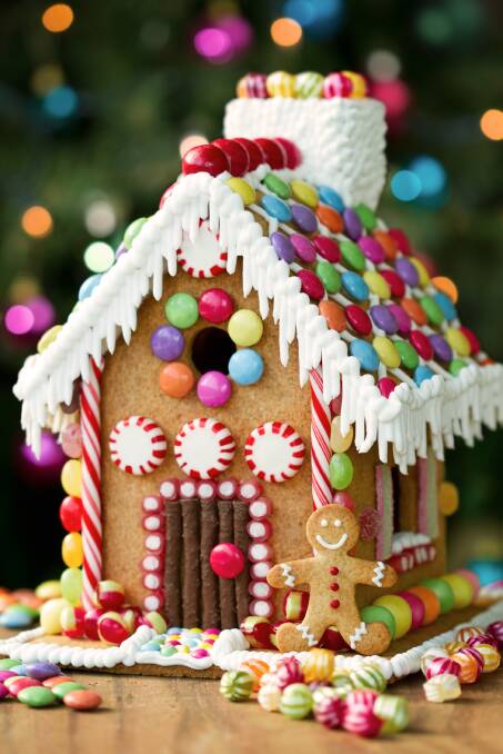 EXTRA TOUCH: As a extra surprise add a decorated ginger bread house to the table centre or give them some panels to decorate after they have eaten all their veggies.
