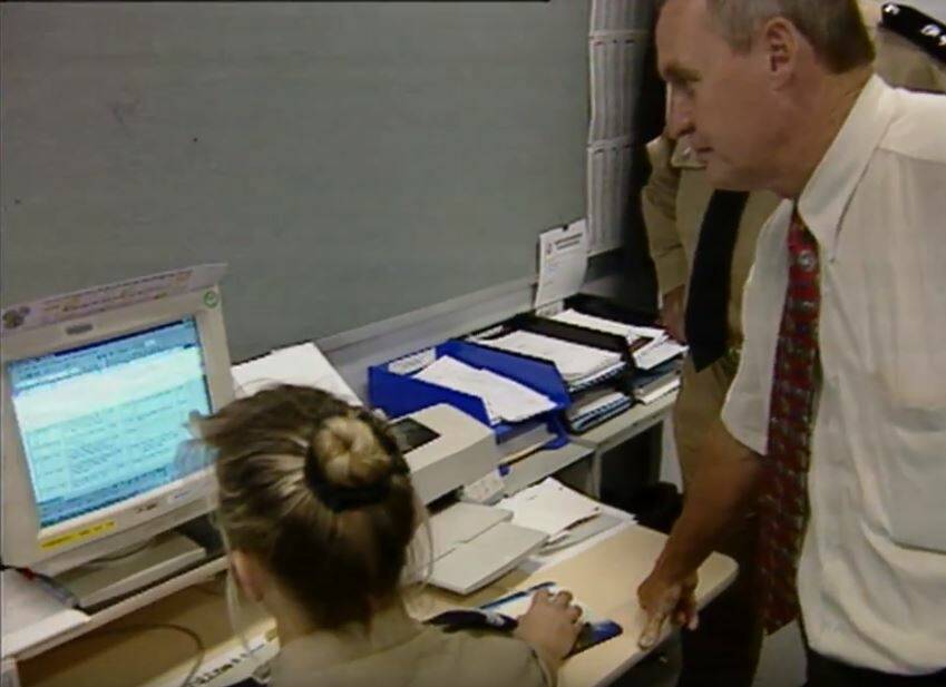 Jeff Beaman in 1999 investigating Annette Deverell's case. Photo: Nine.