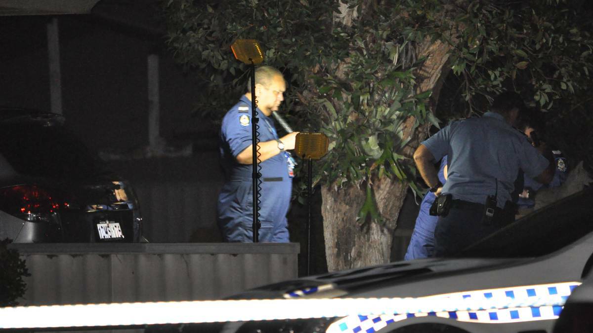 Police investigate a crime in Mandurah. Photo: Kate Hedley.