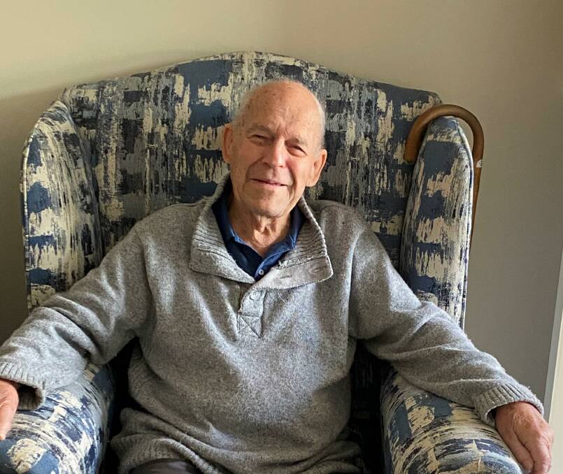 Ingenia Gardens Seascape resident Bob Geyer volunteers to lessen the loneliness of those living with dementia. Photo: Supplied.
