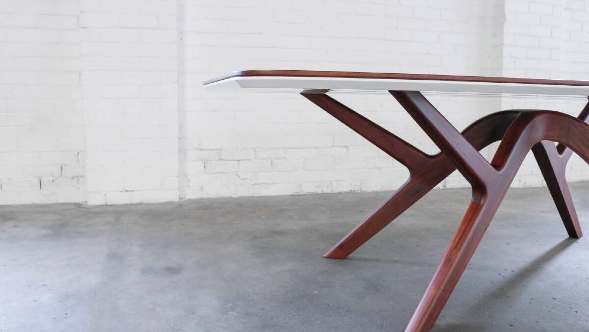 The Castellane dining table, designed in Pinjarra, was inspired by Scandinavian furniture with a touch of modernity using and mixing solid jarrah, aluminium and lacquer.