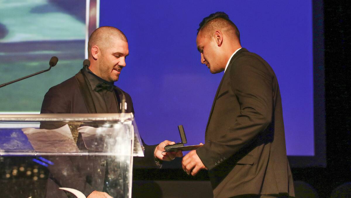 Ferris is presented with the award. Photo: The Western Force.