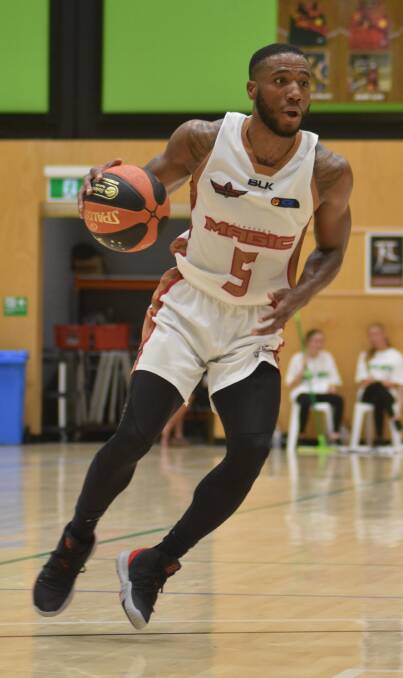 Shaun Stewart's outstanding form continued with 28 points, seven rebounds and five assists. Photo: Justin Rake.
