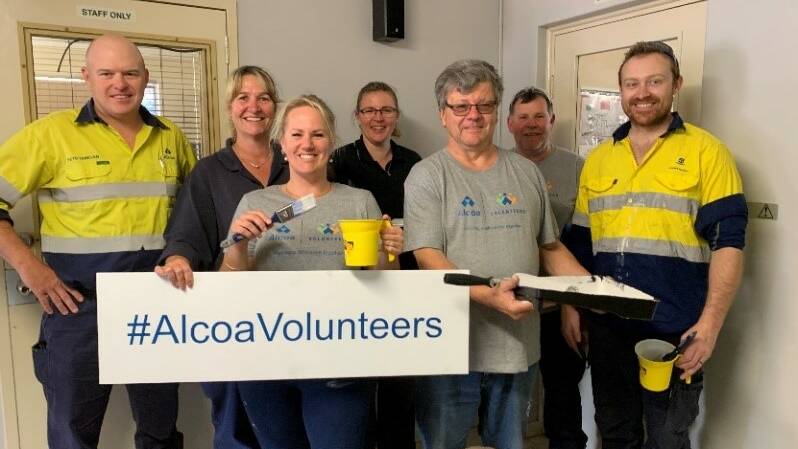 Calvary Youth Services received a helping hand from Alcoa employees who spent the day painting crisis accommodation for young people struggling with homelessness in Mandurah. 