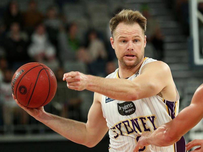 Sydney Kings veteran Brad Newley has signed with NBL champions Melbourne United for next season.