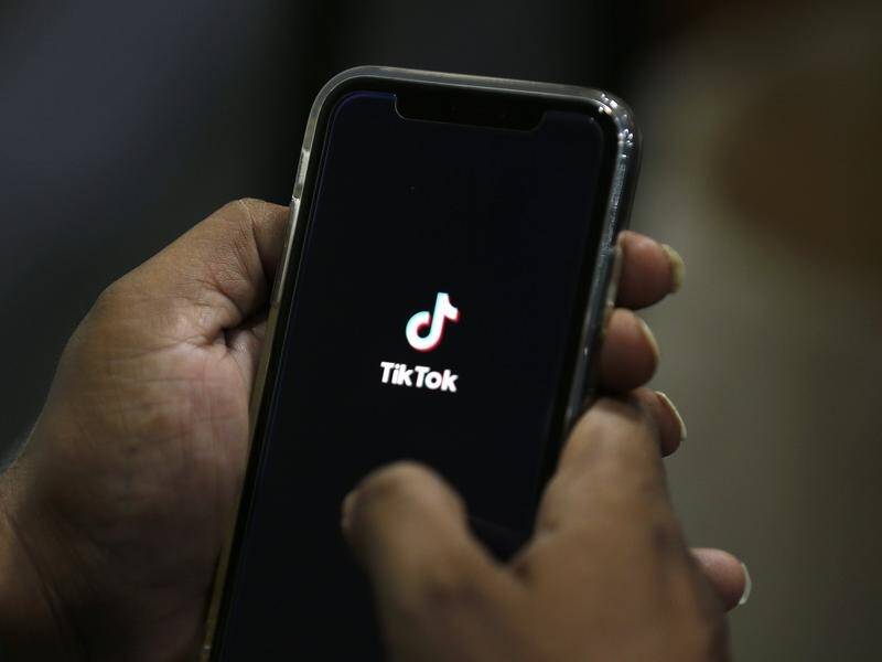 Social media giant Twitter is in early talks to acquire TikTok's US operations, sources say.