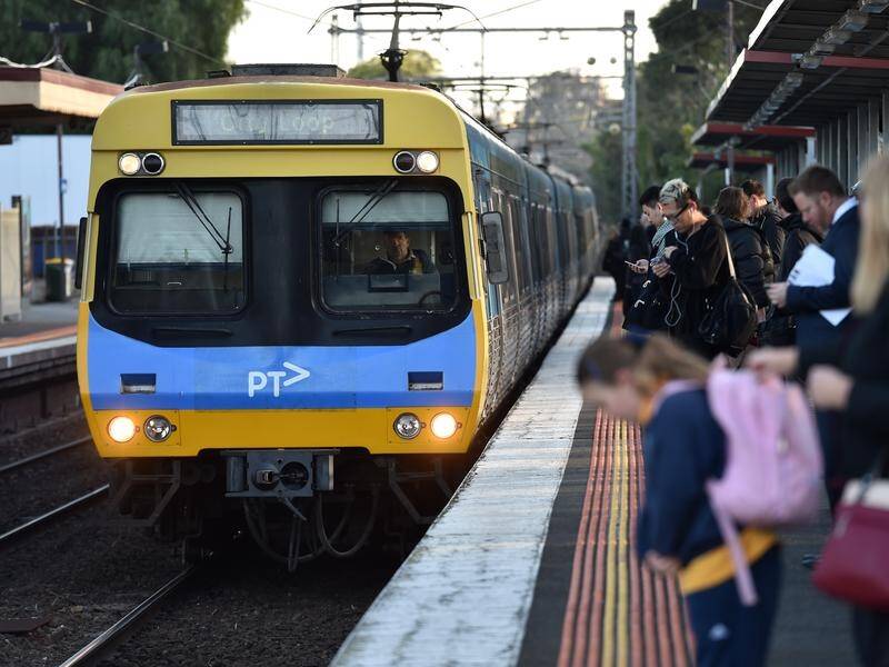 Twenty-five new trains are set to be built mainly in Victoria, creating about 750 jobs in the state.