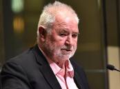 Les Twentyman received the Order of Australia medal in 1994 for his youth outreach work. (Julian Smith/AAP PHOTOS)