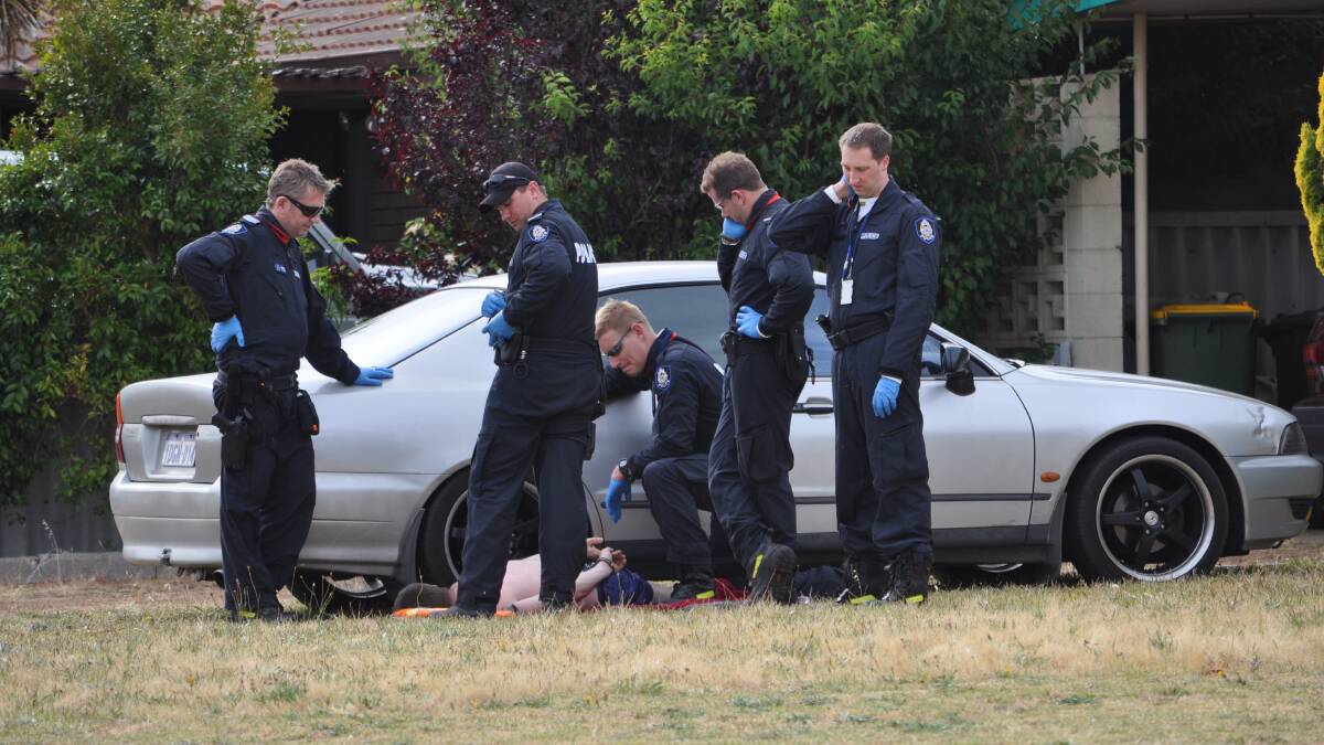 Police swoop on a Mandurah property suspected of being an illegal drug lab. Photo: Kate Hedley/Mandurah Mail.