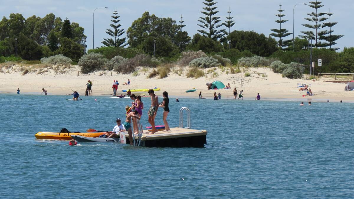 Popular pontoon back in Koombana Bay 