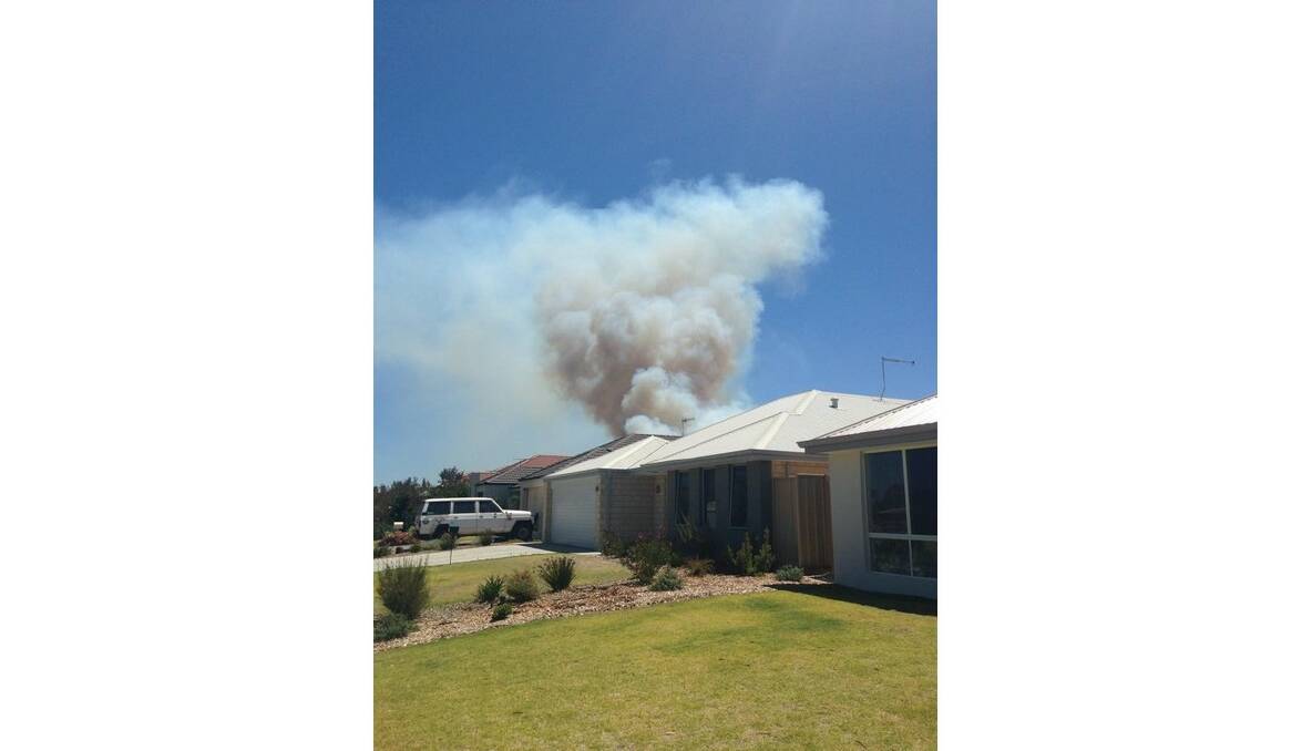 A bushfire is burning in Pinjarra. Photo by Emma Young.